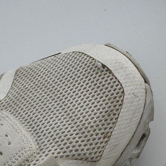 On Running Cloud 5 All White Triple White 59.98918 womens Running Sneakers Sz 7 - Picture 8 of 9